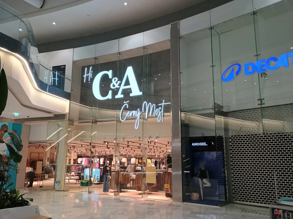 Modernization of the visual identity of a fashion retail chain in Central Europe